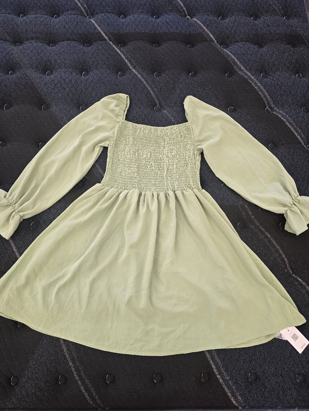 Romwe Women's Sage Green Smocked Top Long-Sleeve Mini Dress Size Medium